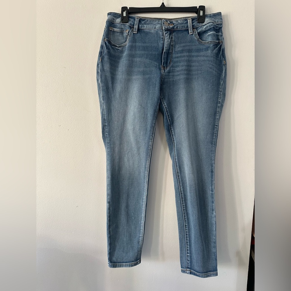 Time and Tru Women's Light Blue Skinny Jeans